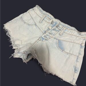 Refuge light wash denim shorts with frayed hem Size: 2 (can fit size 3)